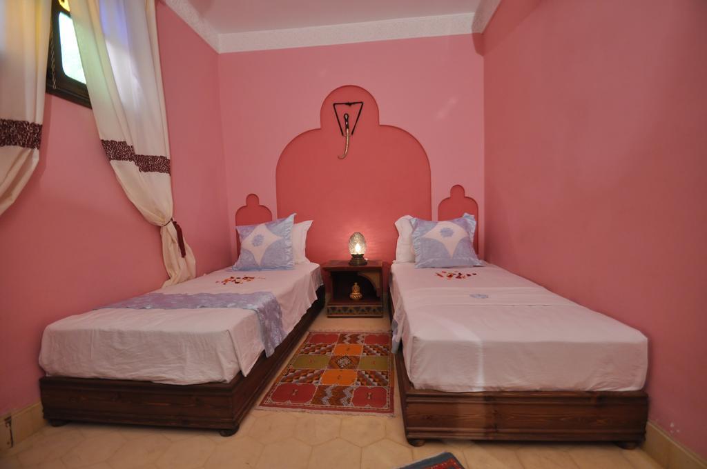 Riad La Famille Маракеш Екстериор снимка