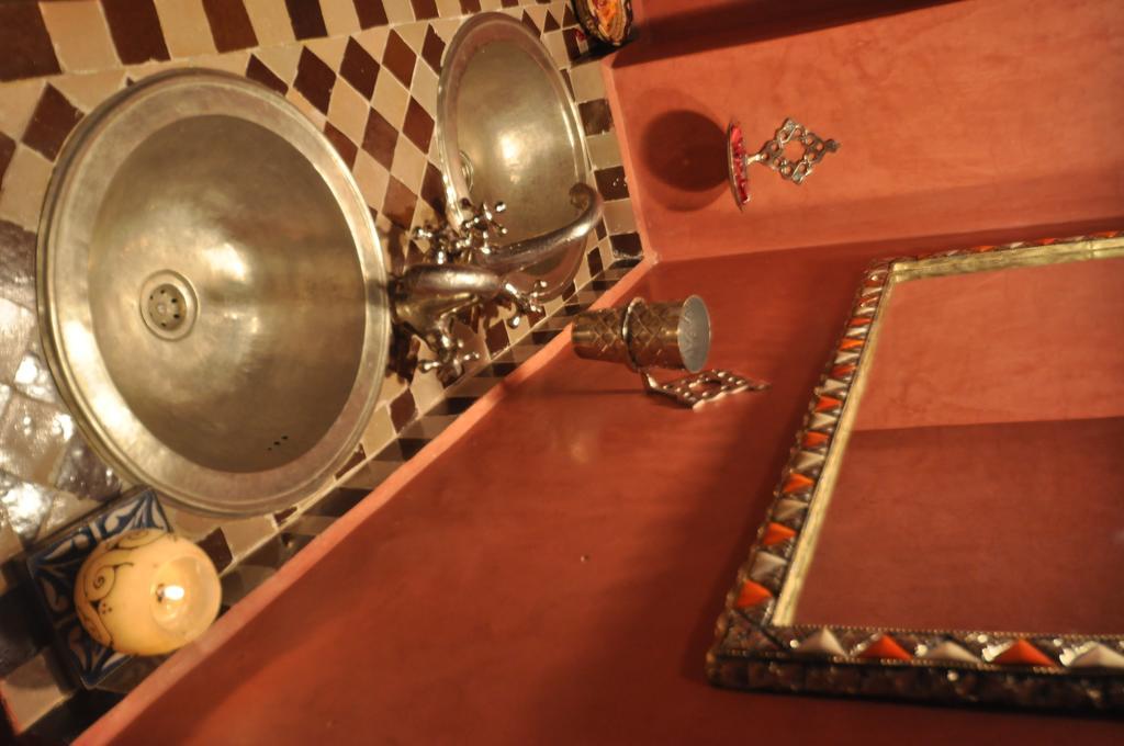 Riad La Famille Маракеш Стая снимка