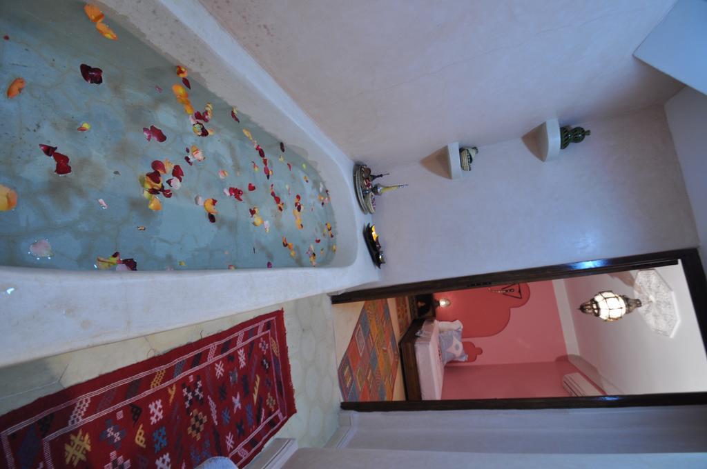 Riad La Famille Маракеш Екстериор снимка