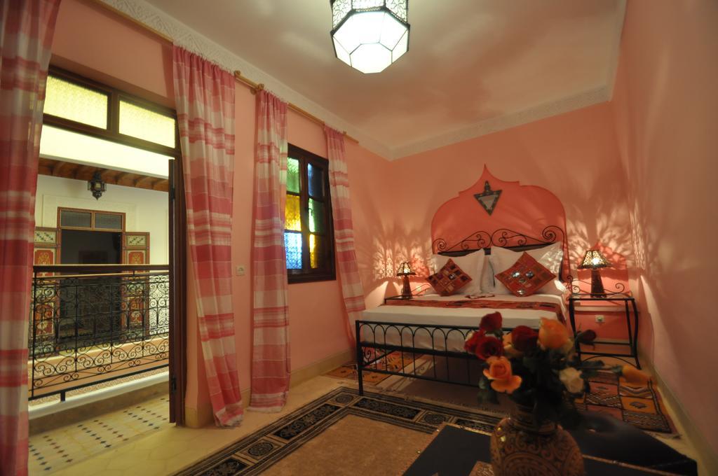 Riad La Famille Маракеш Екстериор снимка